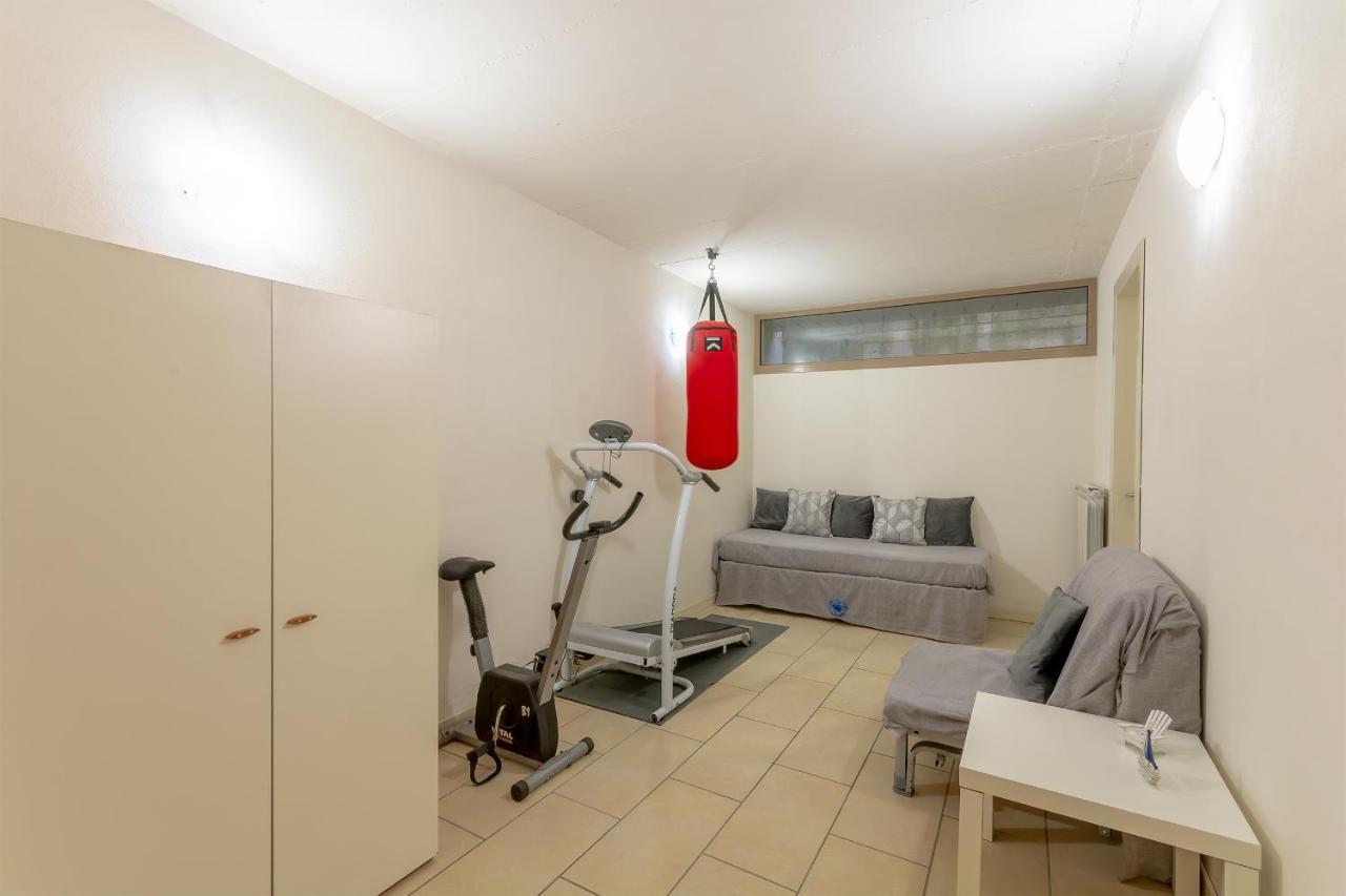 Villino Esse, Libero Su 4 Lati Piu Dependance Nel Cuore Della Versilia Marina di Pietrasanta Ngoại thất bức ảnh