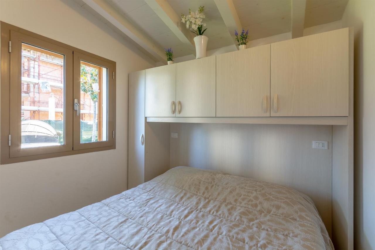Villino Esse, Libero Su 4 Lati Piu Dependance Nel Cuore Della Versilia Marina di Pietrasanta Ngoại thất bức ảnh